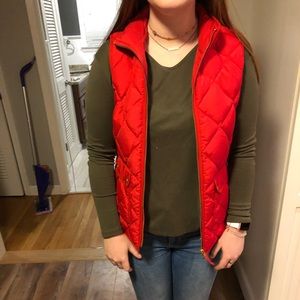 JCREW PUFFER VEST SMALL RED BARELY WORN